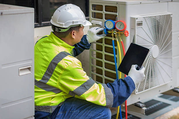 Professional Hvac technician working in Murchison, TX